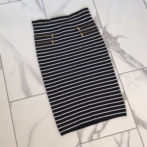 Cashé Knit Skirt w/ Zipper Accents